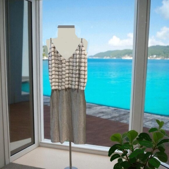 ERIN KLEINBERG Flower Applique Muse Dress - Picture 1 of 6